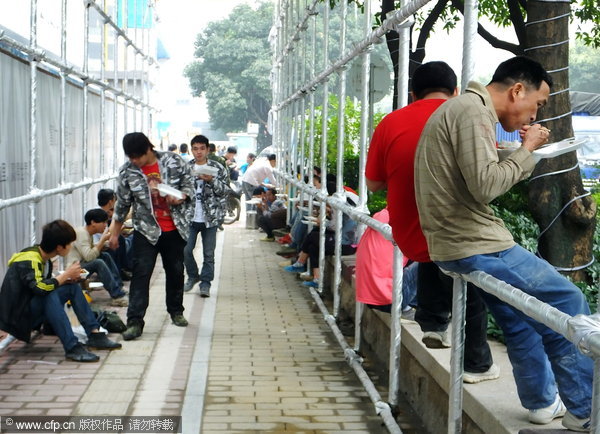 China to introduce real-name registration for migrant workers