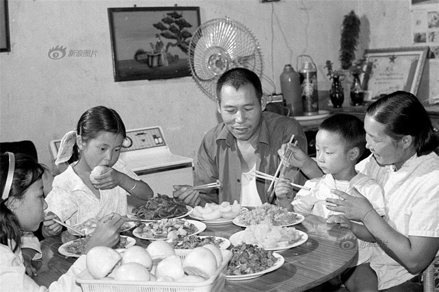 Well-off Chinese families of the 1980s and 90s in pictures