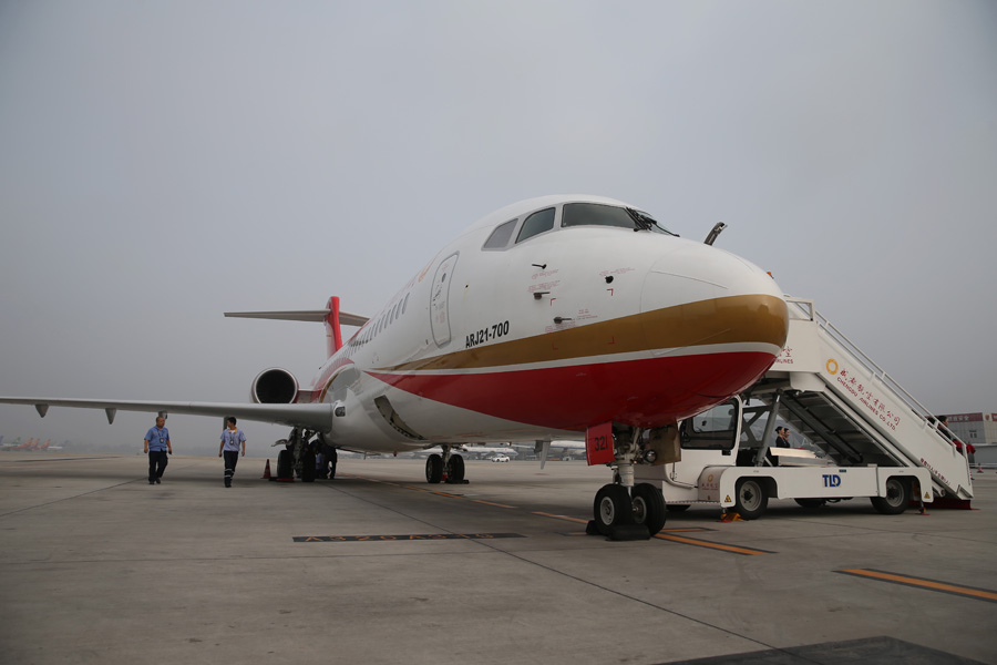 Made-in-China regional jet starts commercial operation