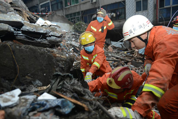 8 dead in buildings collapse in Wenzhou