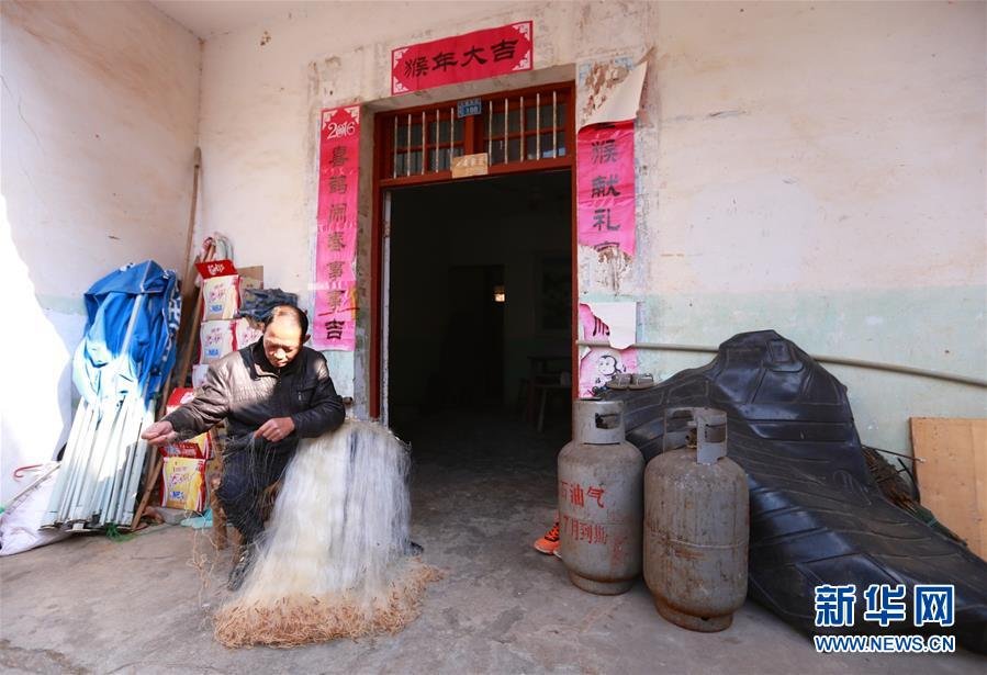 China's largest freshwater lake turns into prairie