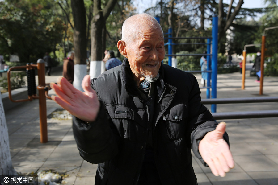 101-year-old man works out, keeps fit