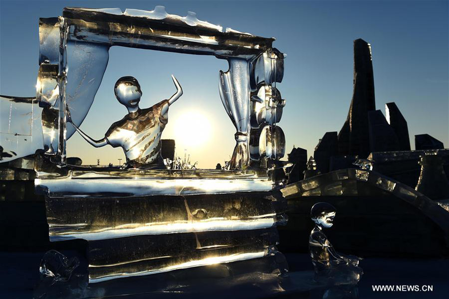 Ice sculptures in NE China begin to melt as temperature rises