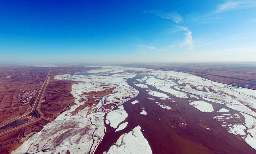 Inner Mongolia section of Yellow River starts to thaw