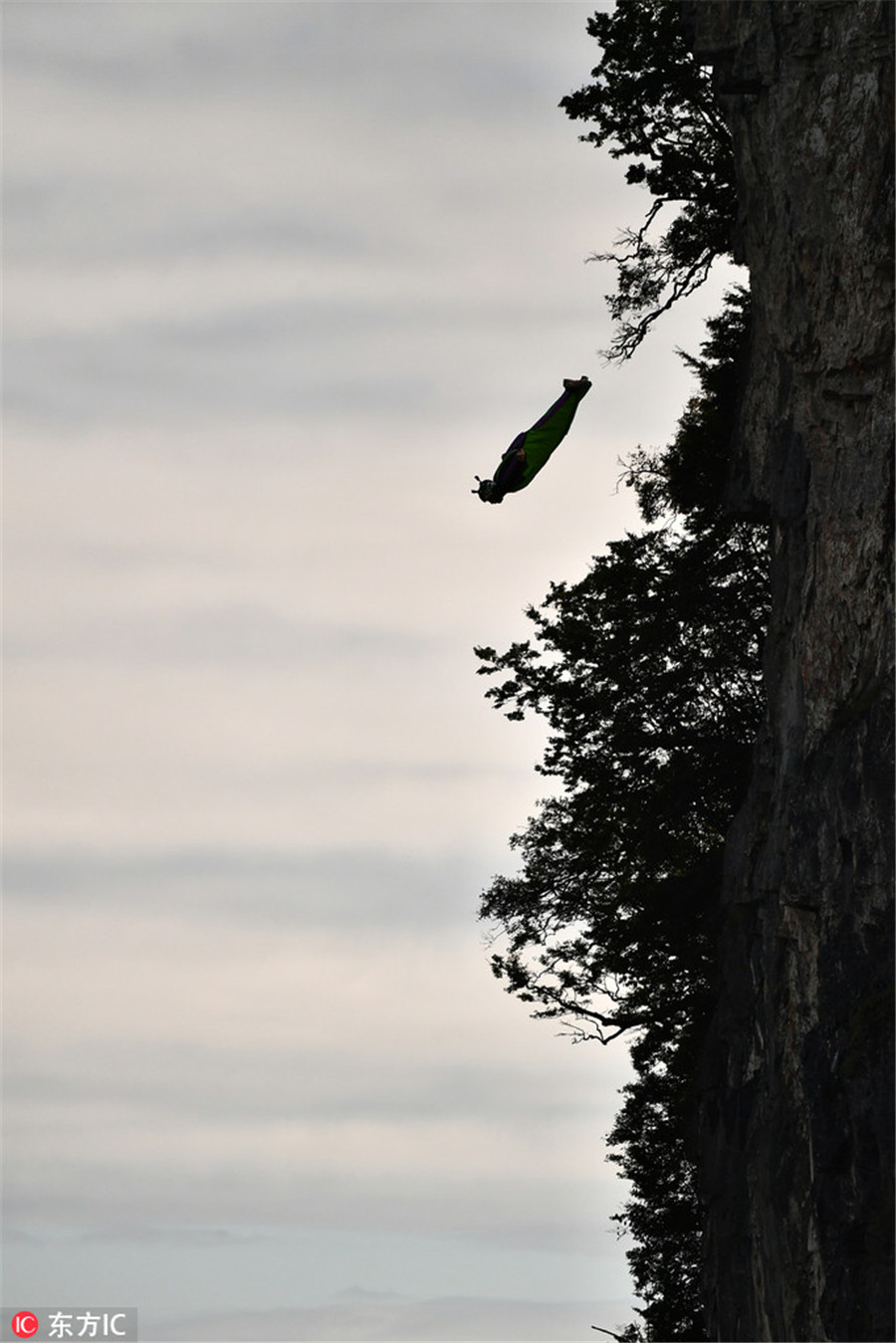 Wingsuit flying championship kicks off in Hunan