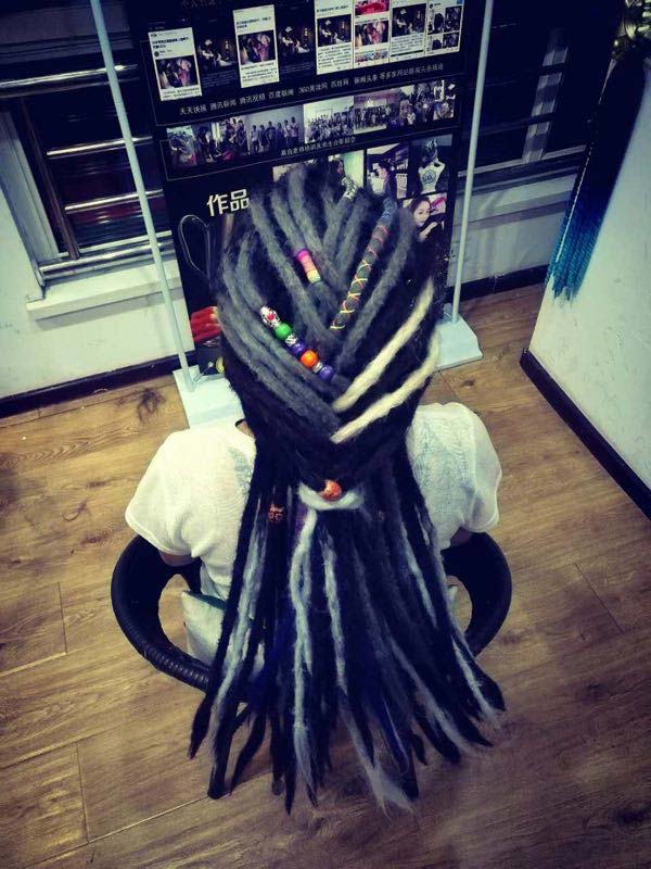 Harbin stylist outfitting Chinese with dreadlocks