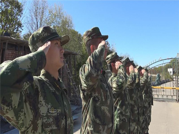 Flag-raising ceremony at border rings in National Day