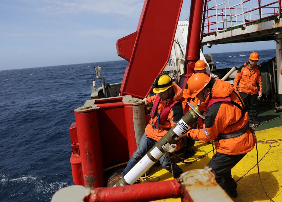 Polar icebreaker <EM>Snow Dragon</EM> arrives in Antarctic