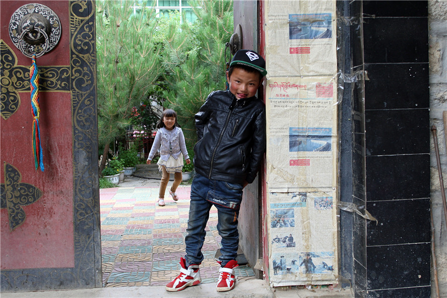 Happy faces in Tibet