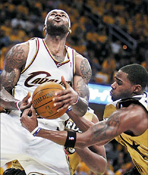 LeBron leads Cavs over Wizards