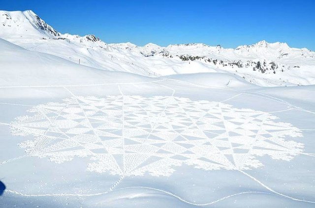 British artist creates patterns in the snow