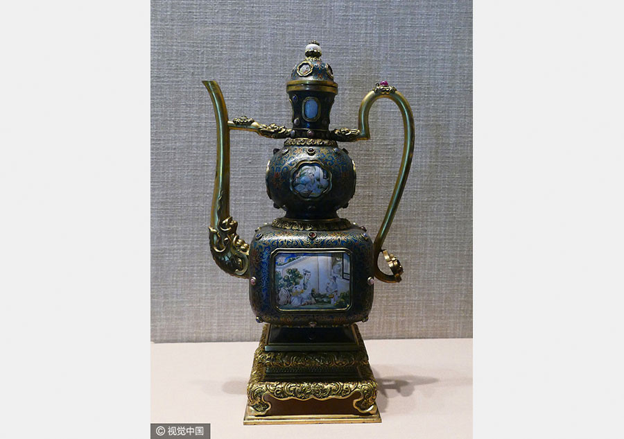 Exhibition of exquisite cloisonne enamel held in Beijing