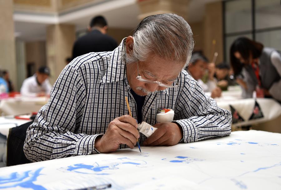 Kite making contest held in Langfang, N China's Hebei