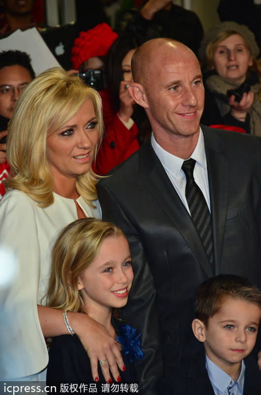 The Beckhams join United legends at London premiere