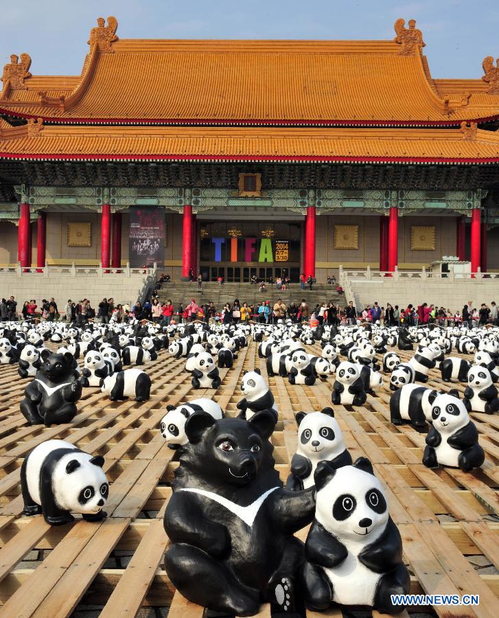 Paper pandas displayed in Taipei