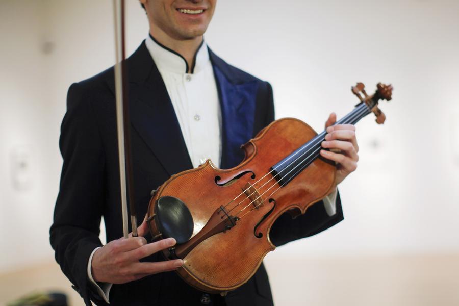 Stradivarius viola set to make world record