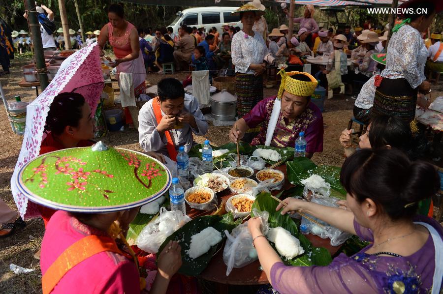 Water-splashing Festival held in SW China