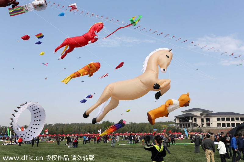 Weifang hosts annual kite festival