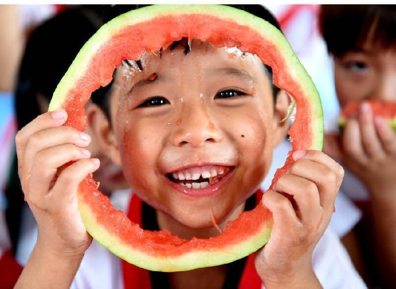 Kid's fruit feast signals autumn