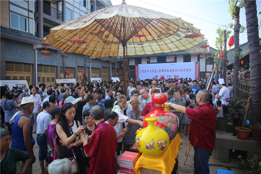 Traditional oil paper umbrellas shine in modern age