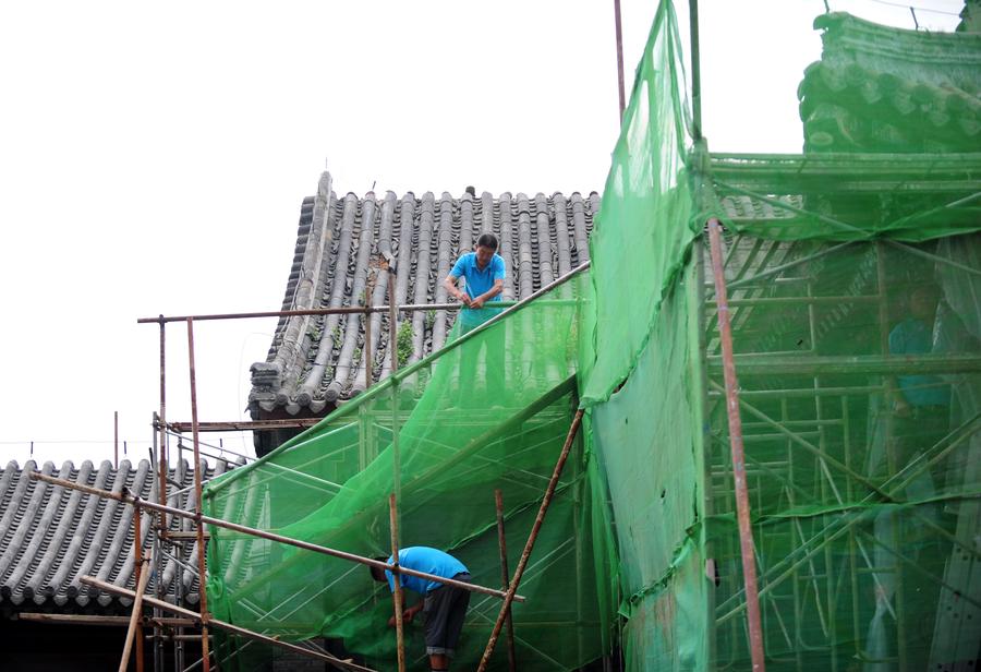 The Royal Stage of Imperial Palace in Shenyang under repair