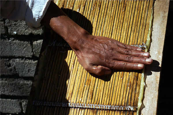 Preserving Dongba papermaking with a family in Shangri-La