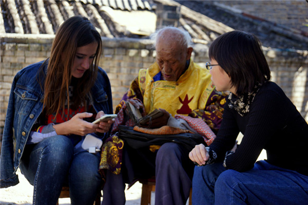 Preserving Dongba papermaking with a family in Shangri-La