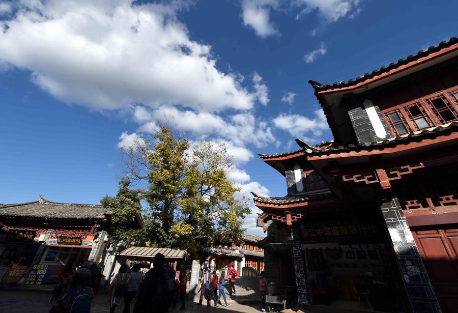 Snatch a moment of leisure in Lijiang ancient town