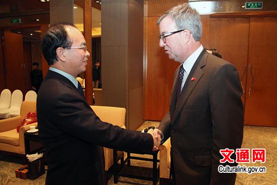 Vice-Minister Ding meets Ottawa mayor Jim Watson