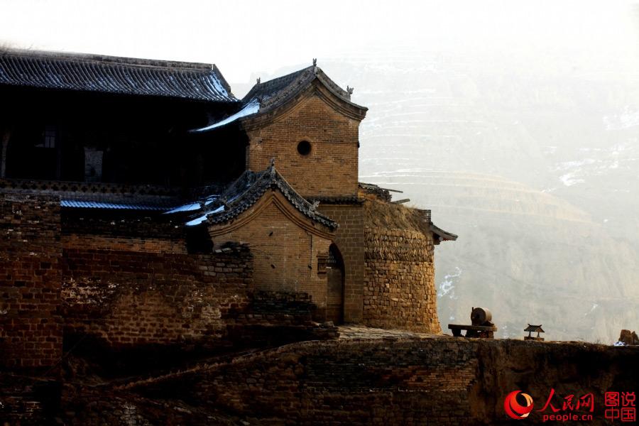 Tranquil Qikou ancient town