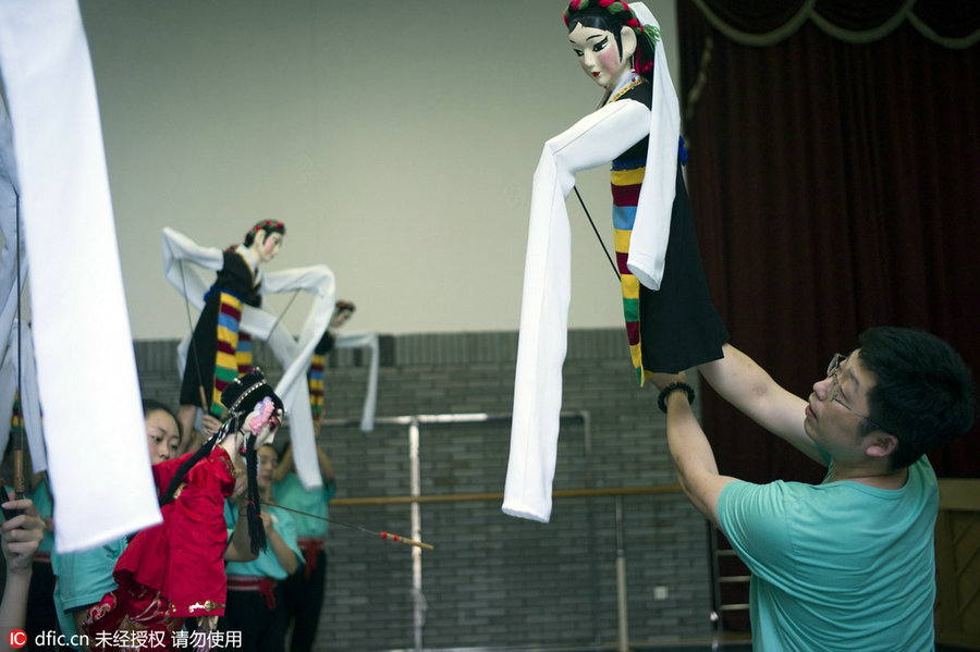 Wuhan gets new puppet show apprentices after 22 years