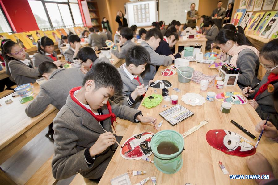 Hubei implements project to bring Chinese dramas into schools