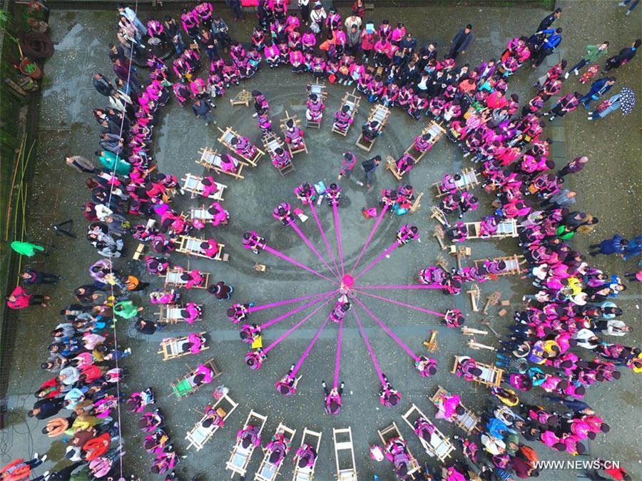 People around China celebrate Sanyuesan Festival