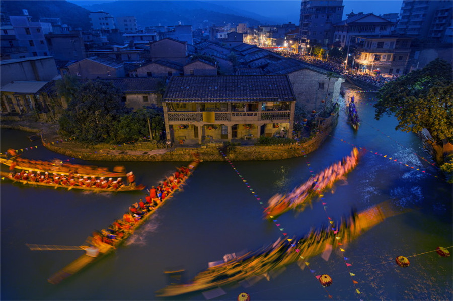 Photographers capture Dragon Boat Festival celebrations in China