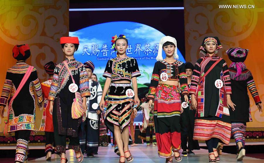 Final competition of ethnic dress festival held in SW China's Yunnan