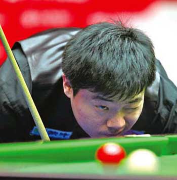 In-form snooker Ding eyes world title