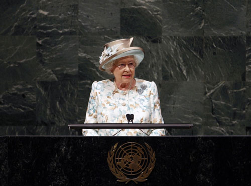 Queen Elizabeth II calls for world peace at UN