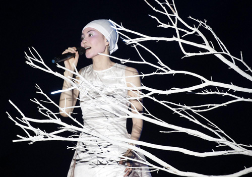 Faye Wong performs in Taipei