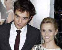 Pattinson and Witherspoon at premiere of Water for Elephants in London