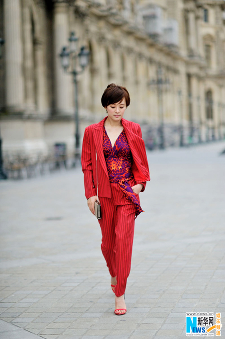 Street snaps: Actress Sun Li in red