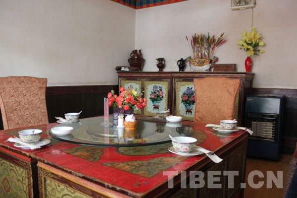 Biggest restaurant in Lhasa carries forward Tibetan food culture