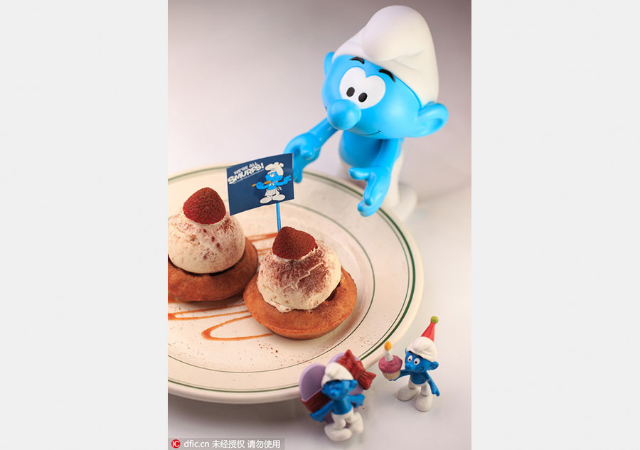 Smurfs-themed desserts delight the eyes