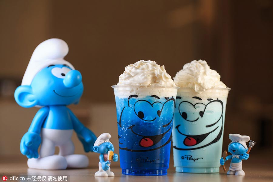 Smurfs-themed desserts delight the eyes