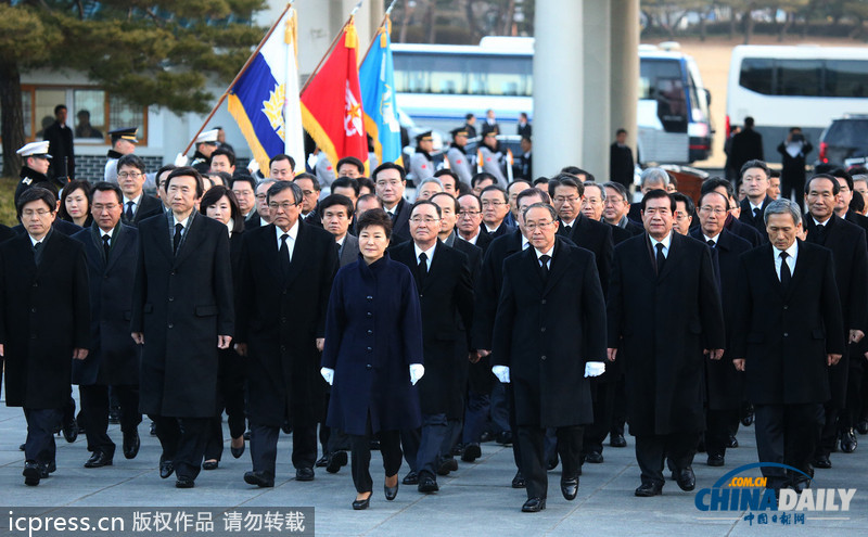 樸槿惠新年首日參拜顯忠院 內有其父樸正熙墓地