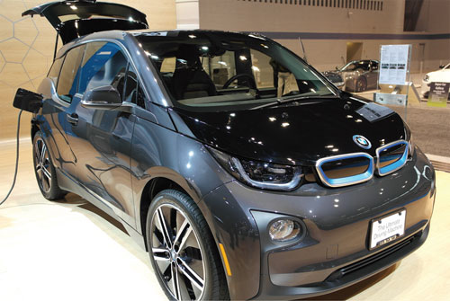 Chicago Auto Show revs up