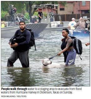 Floods strand thousands in Houston