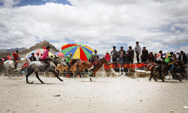 Dama festival kicks off in Gyangze, China's Tibet