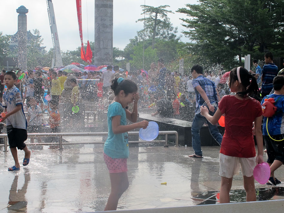 Hainan Seven Fairies Hot Spring Water Fun Day