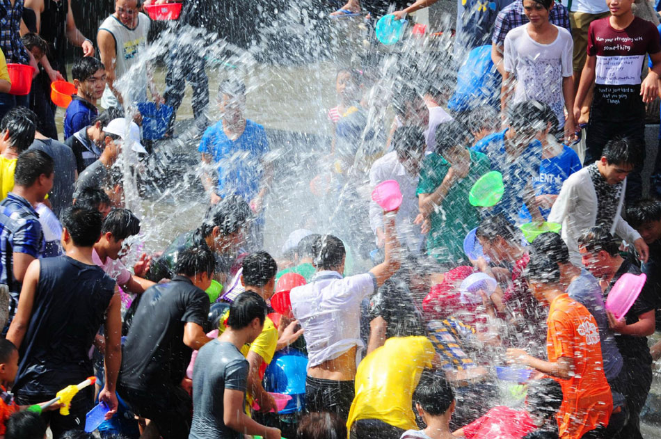 Hainan Seven Fairies Hot Spring Water Fun Day