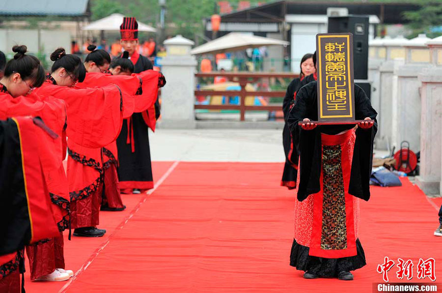 Ancient coming-of-age ceremony revived in Xi’an